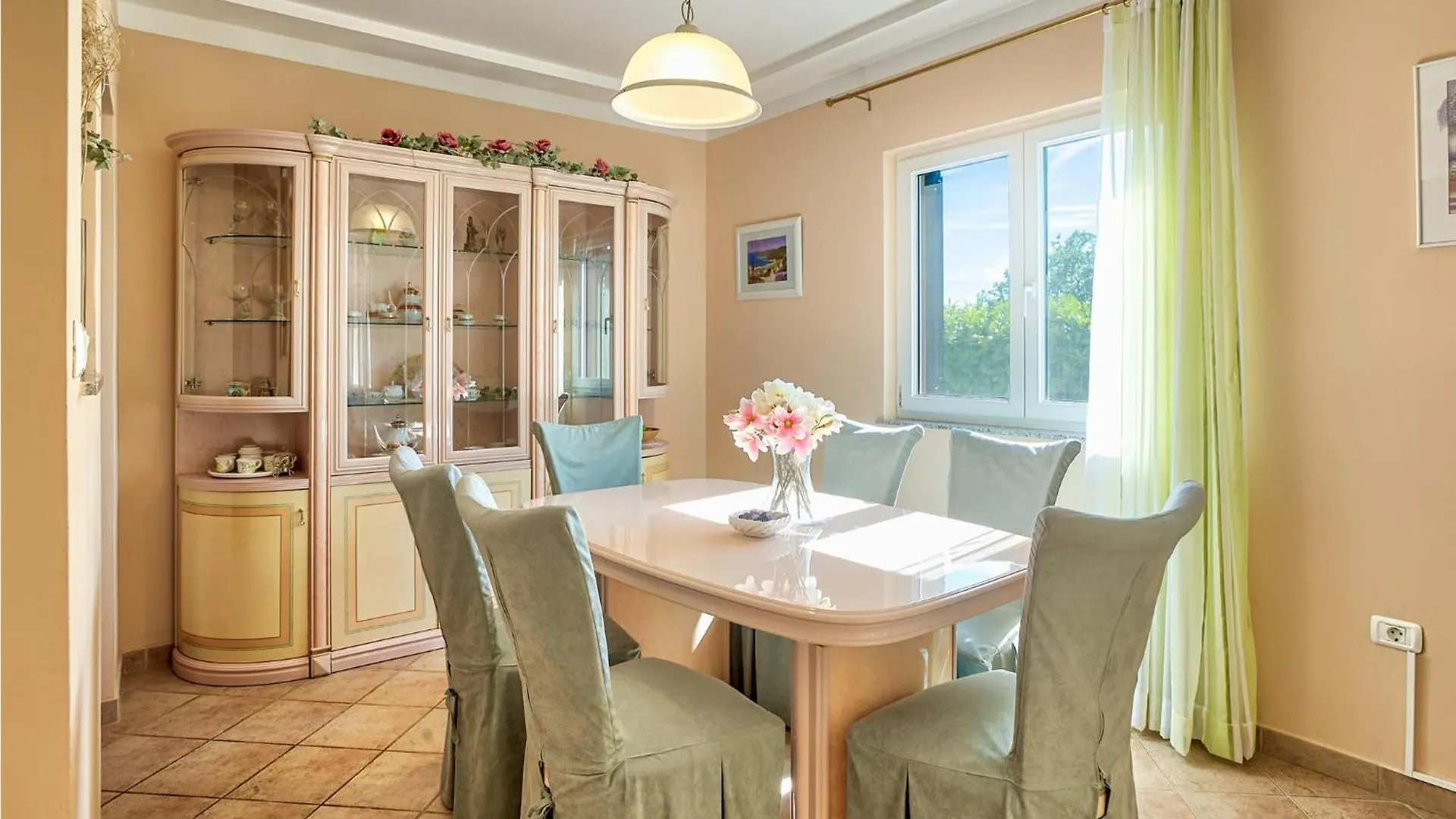 펜션 3 Bedroom Nice Home In Labin